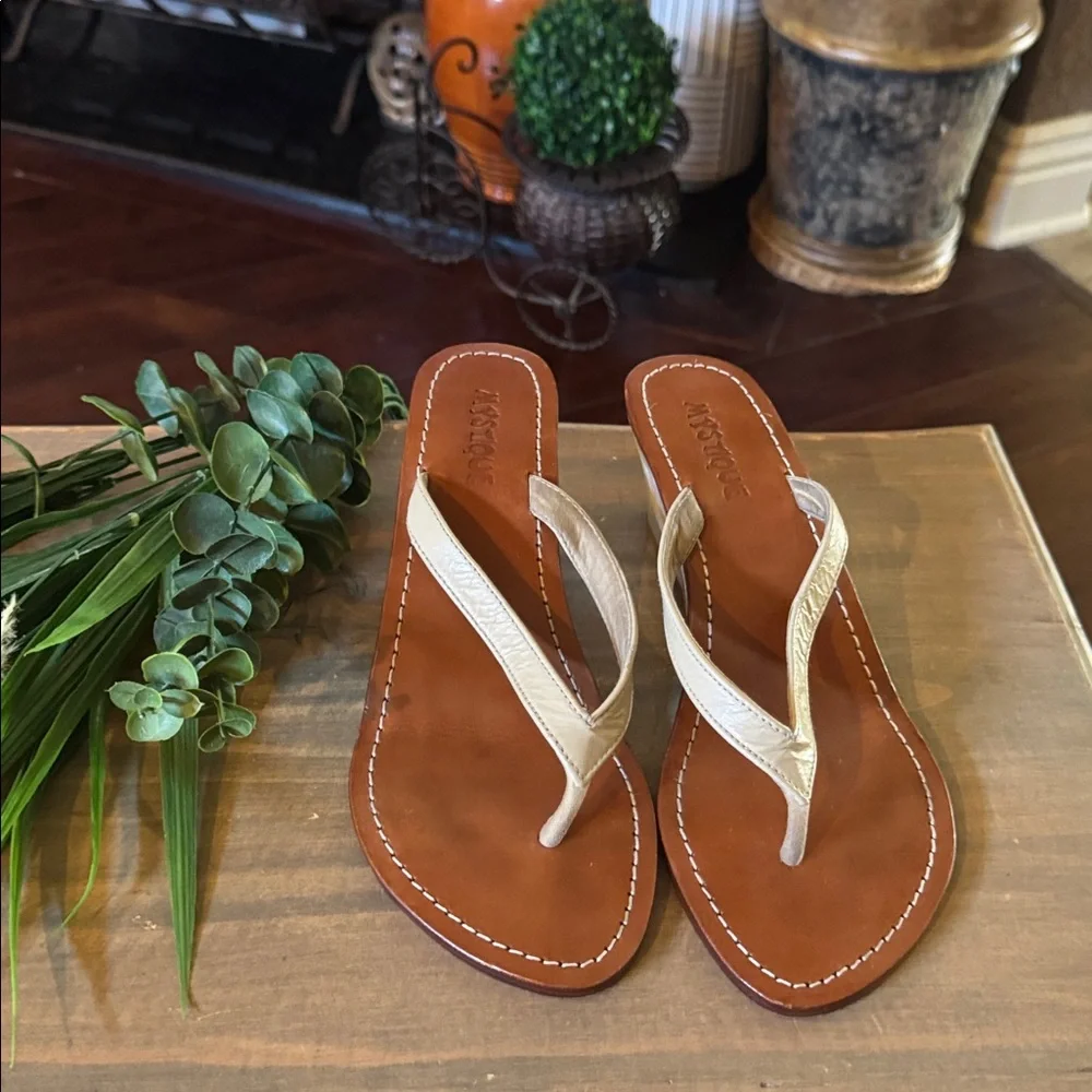 Mystique Wedge Leather Sandals Strappy Thong Size 8 Mother of Pearl Heels - Picture 2 of 9